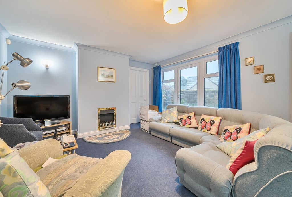 Property photo 3 of 12 1381987-6-691751d...