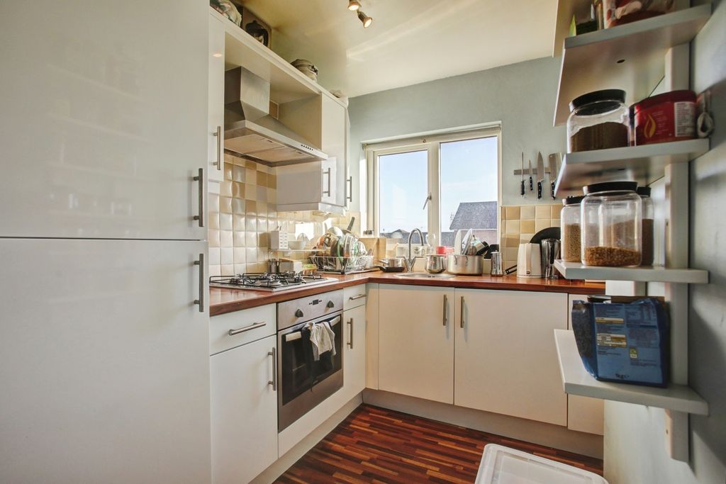 Property photo 3 of 9 Pbox-Img.Jpg