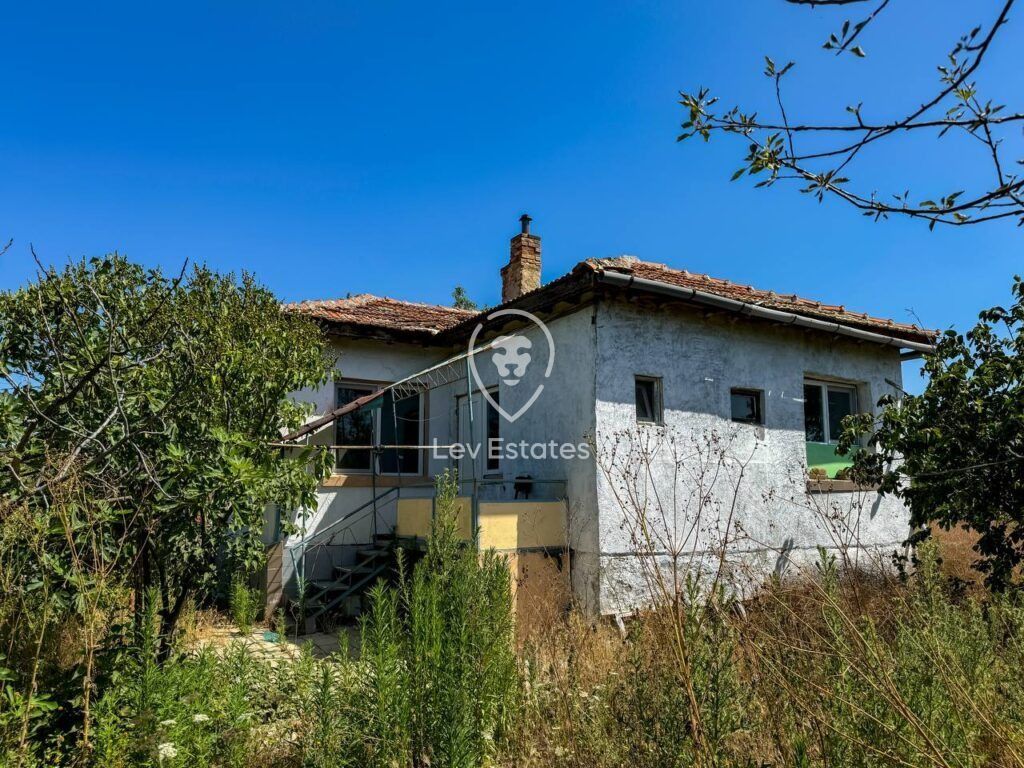 Property photo 2 of 12