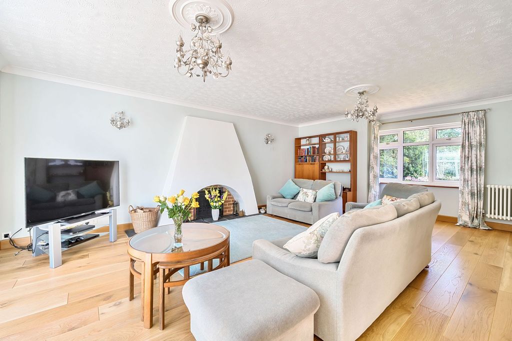 Property photo 2 of 37