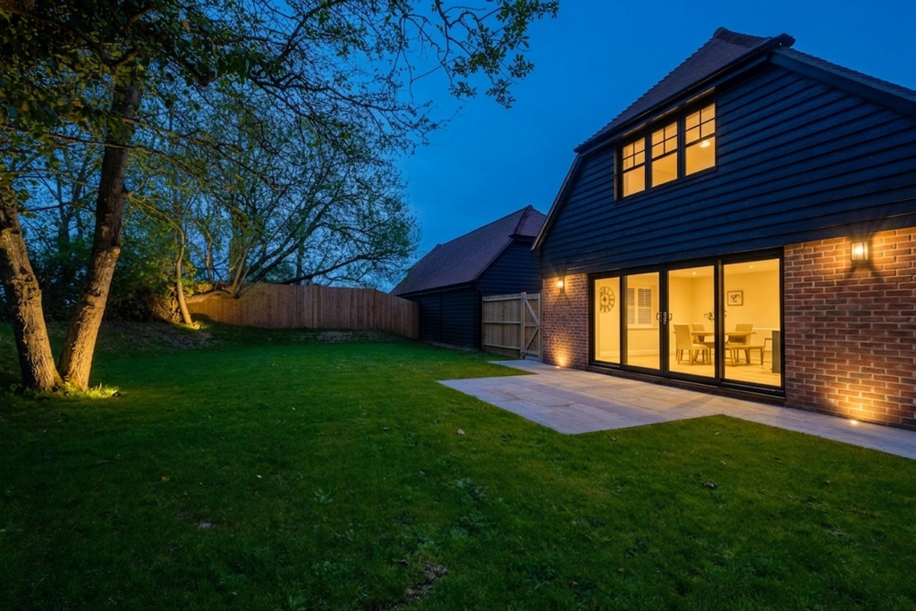 Property photo 2 of 26