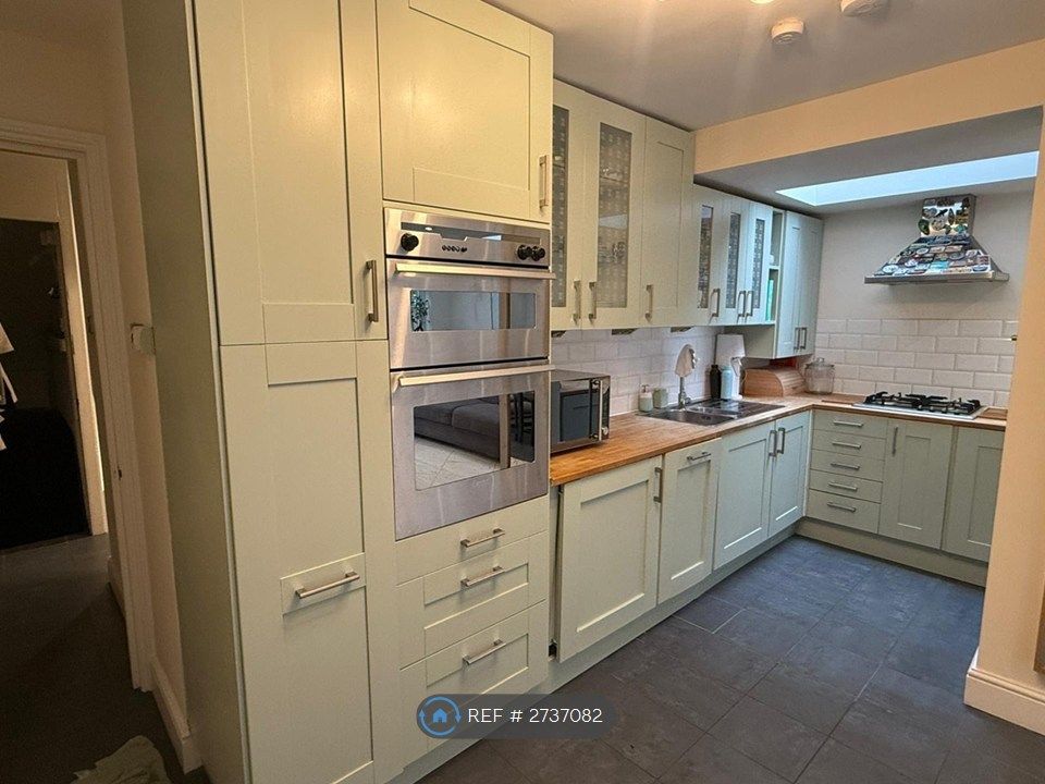 Property photo 2 of 10 Integrated Appliances