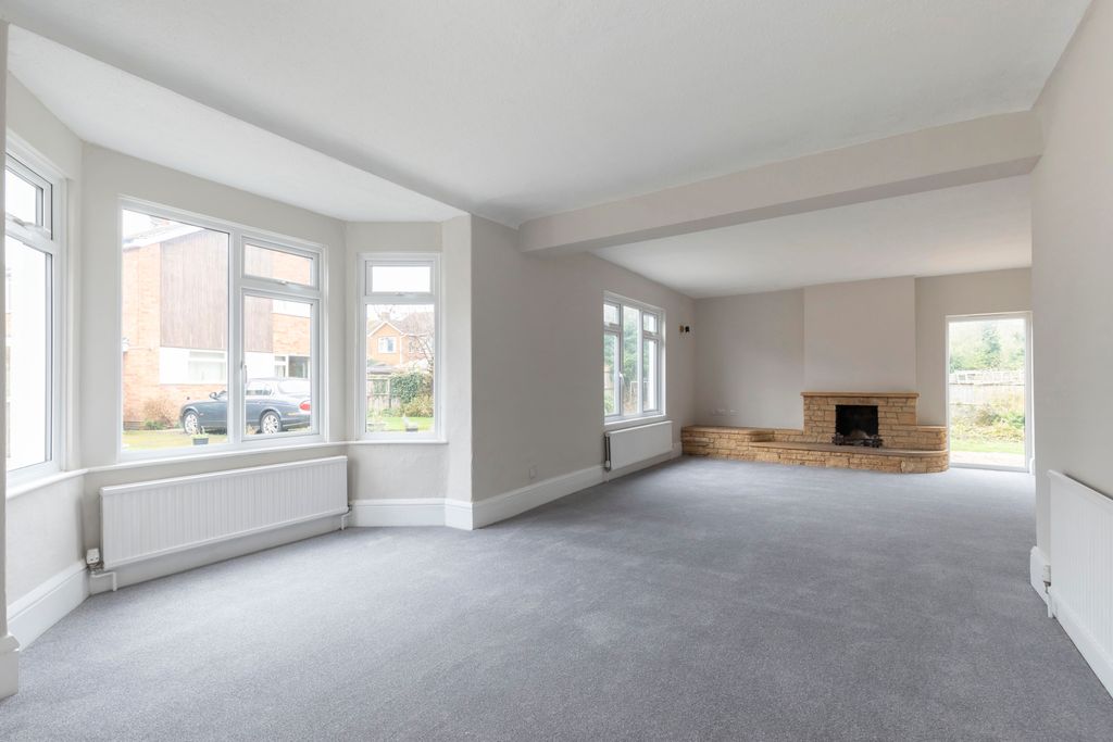 Property photo 3 of 15 51 Ryeworth Road-12