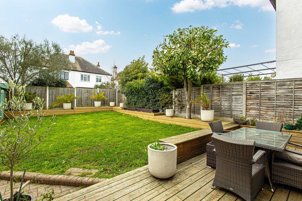 Property photo 2 of 42