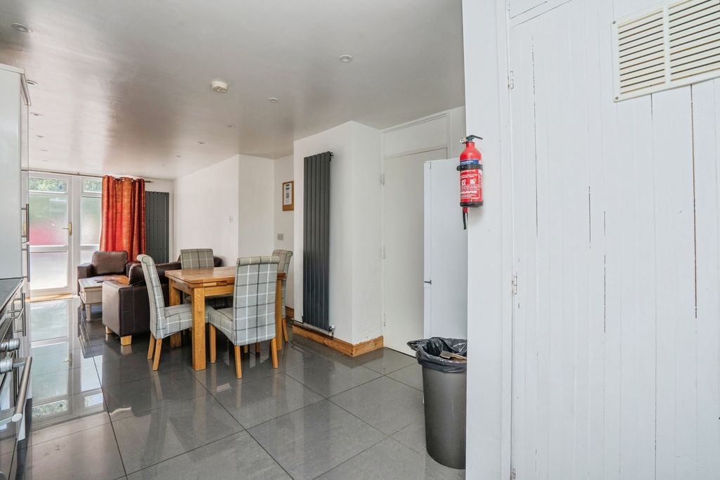 Property photo 2 of 17 Pbox-Img.Jpg
