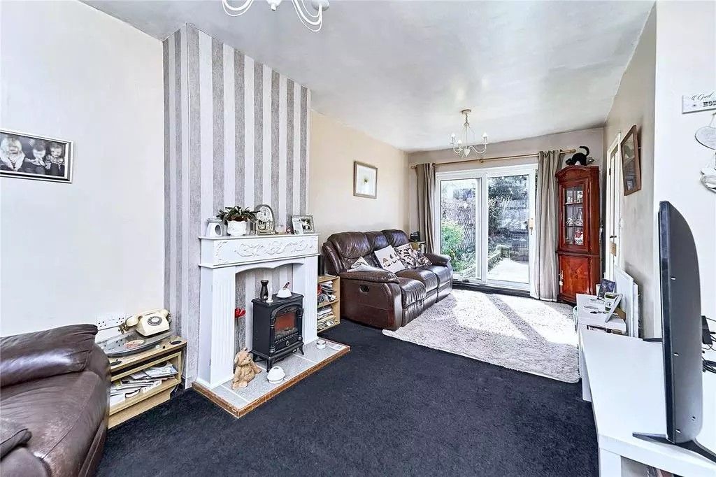 Property photo 2 of 9