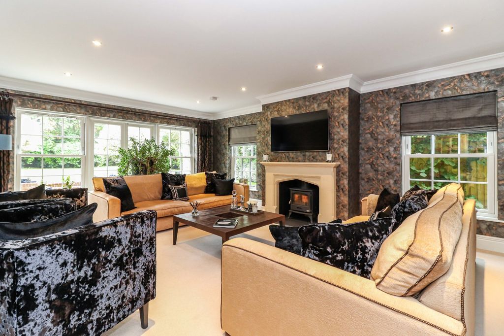 Property photo 3 of 14 Drawing Room