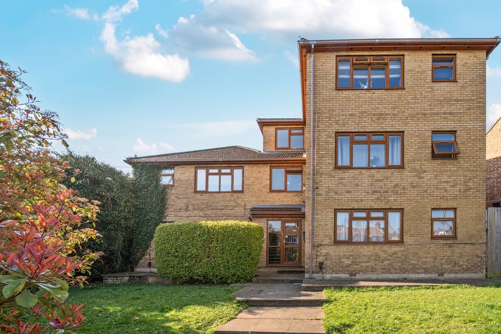 Property photo 1 of 12 External