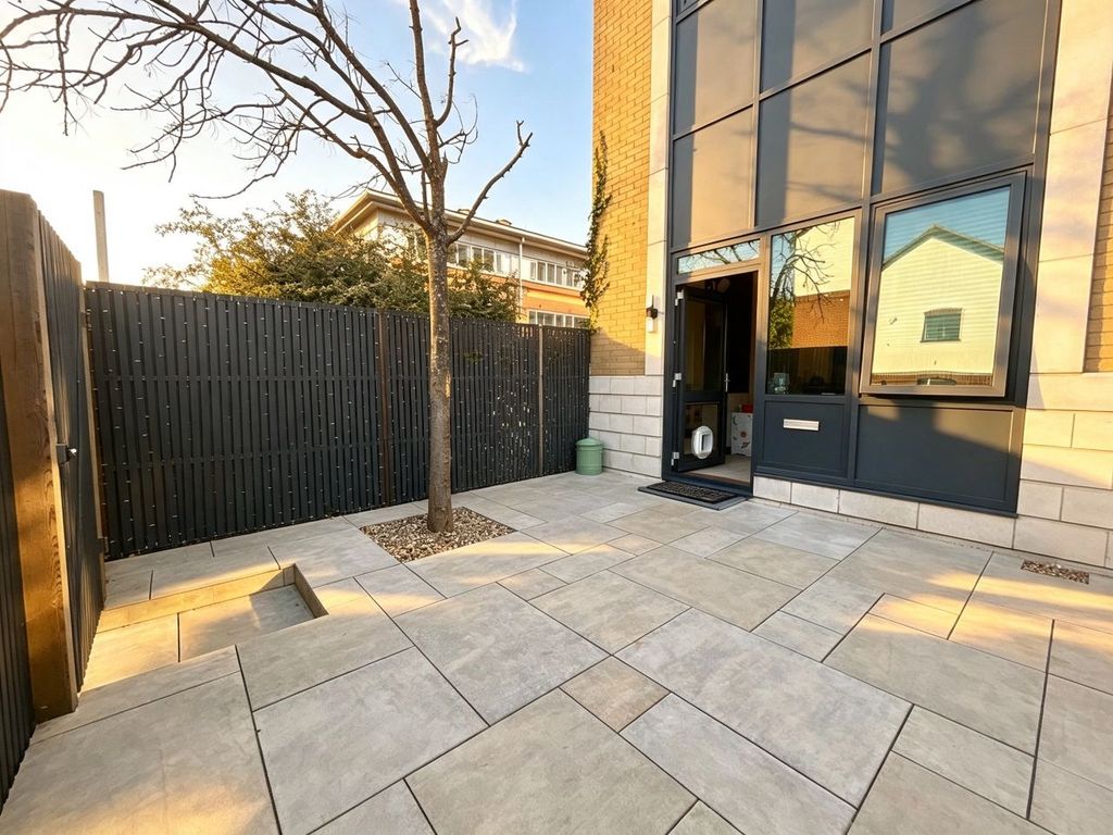 Property photo 2 of 14