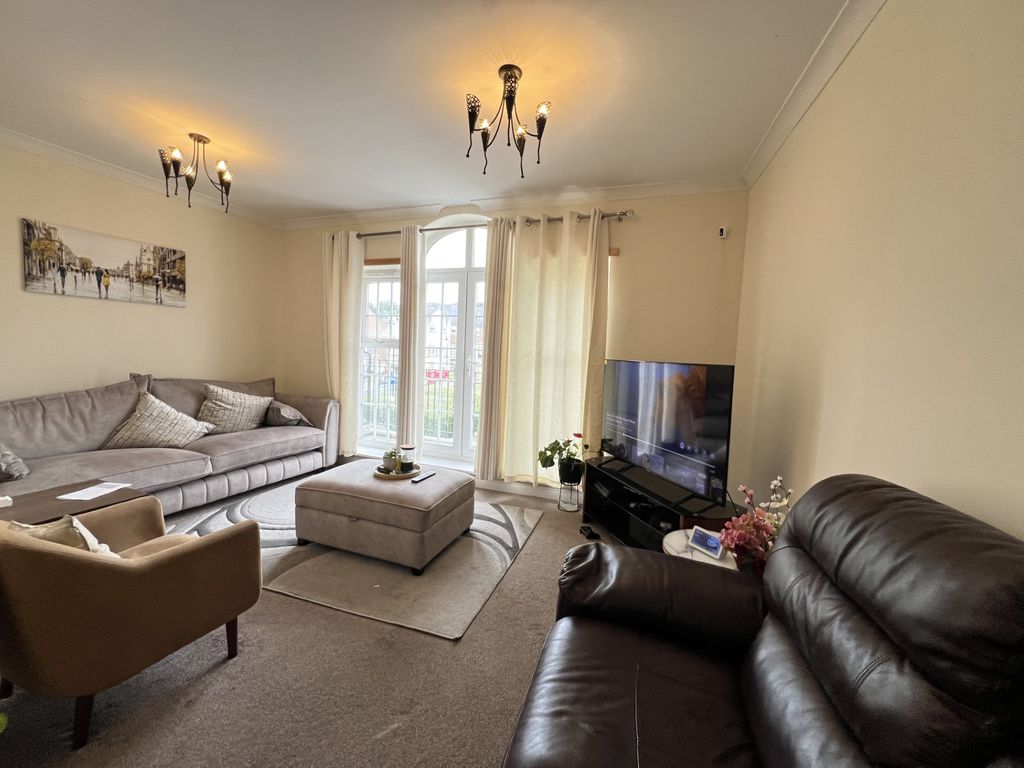 Property photo 3 of 18