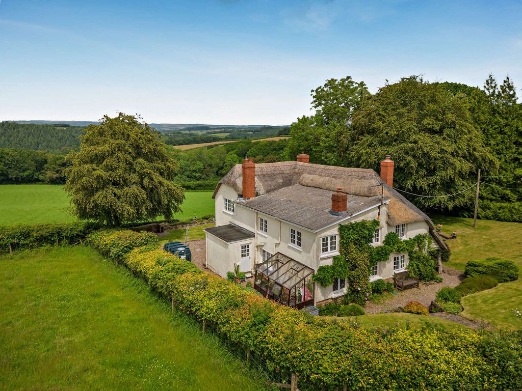Property photo 3 of 21 Higher Wormsworthy