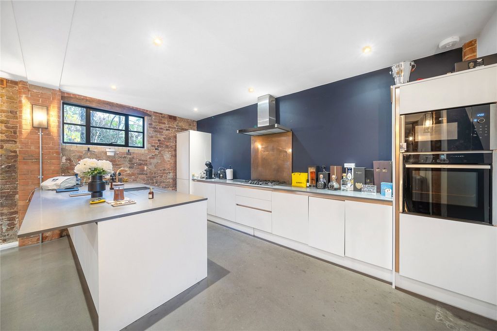 Property photo 3 of 8 Picture No. 03