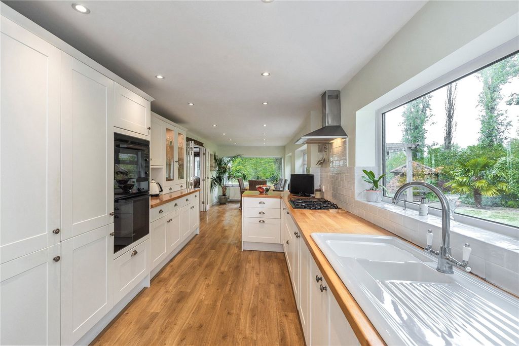 Property photo 2 of 25 Picture No. 38