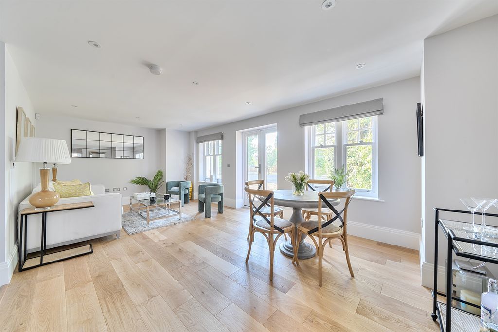 Property photo 3 of 11