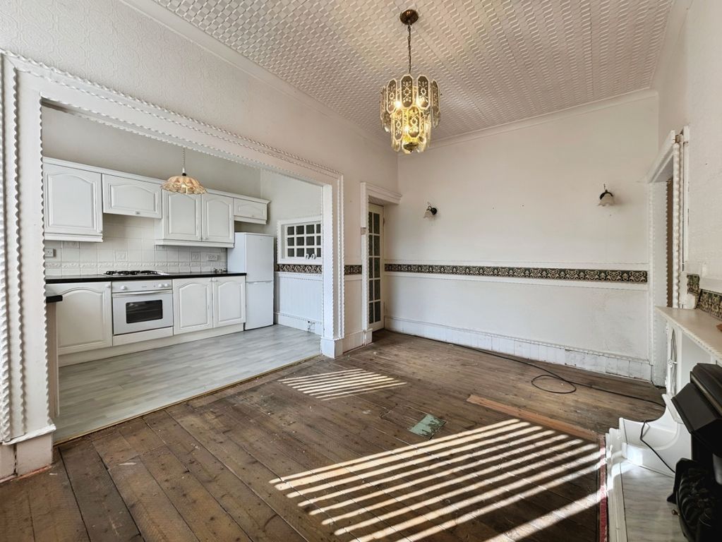 Property photo 2 of 15 4380481