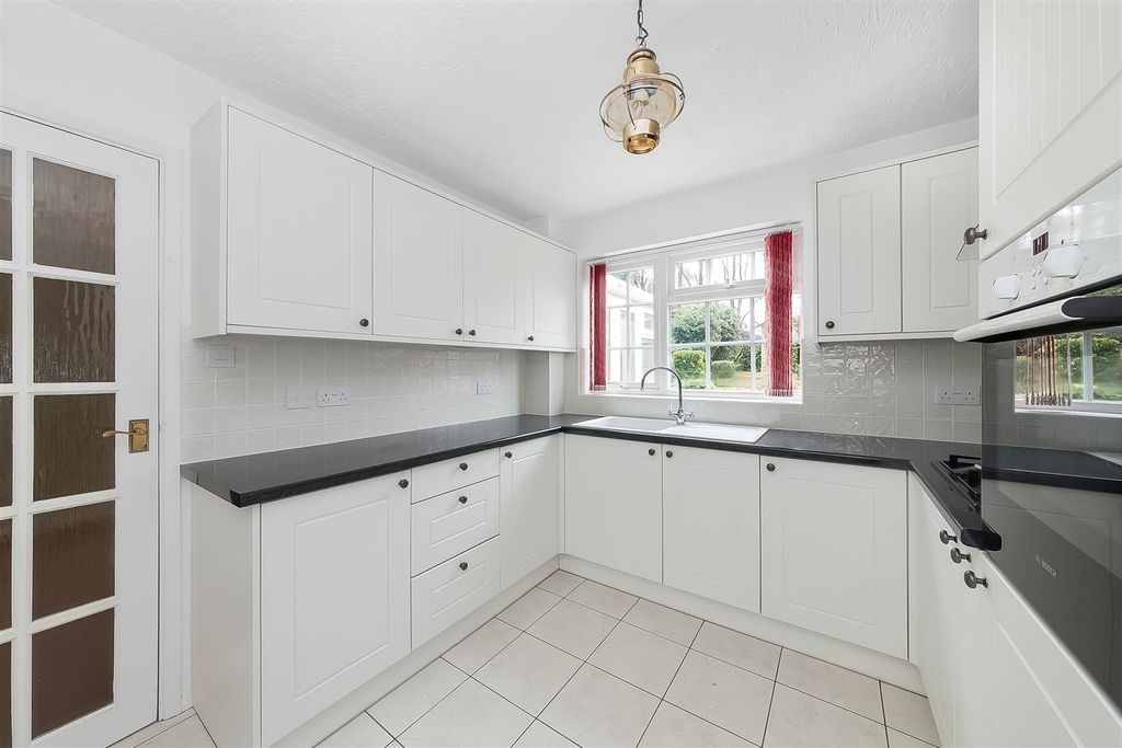 Property photo 3 of 15 Kitchen