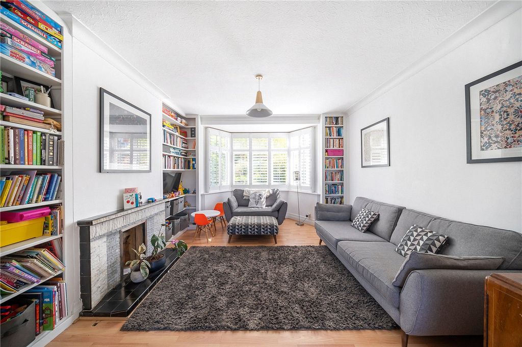 Property photo 3 of 34 Picture No. 02