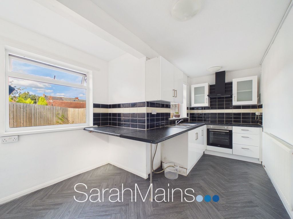 Property photo 3 of 11 Dining Kitchen