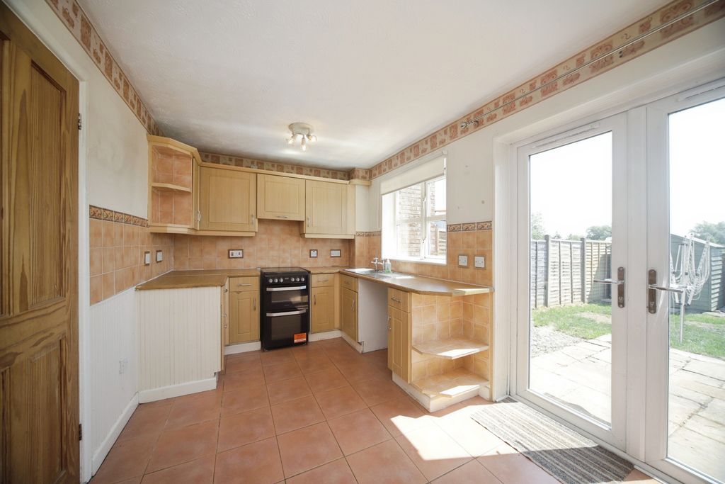 Property photo 3 of 17 Kitchen/Diner