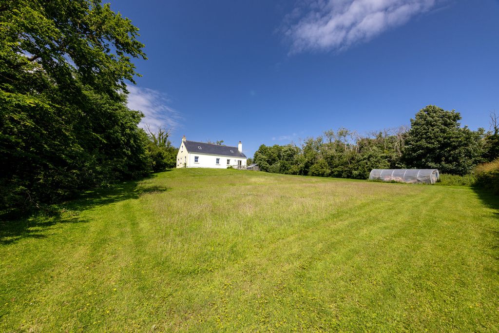 Property photo 2 of 32