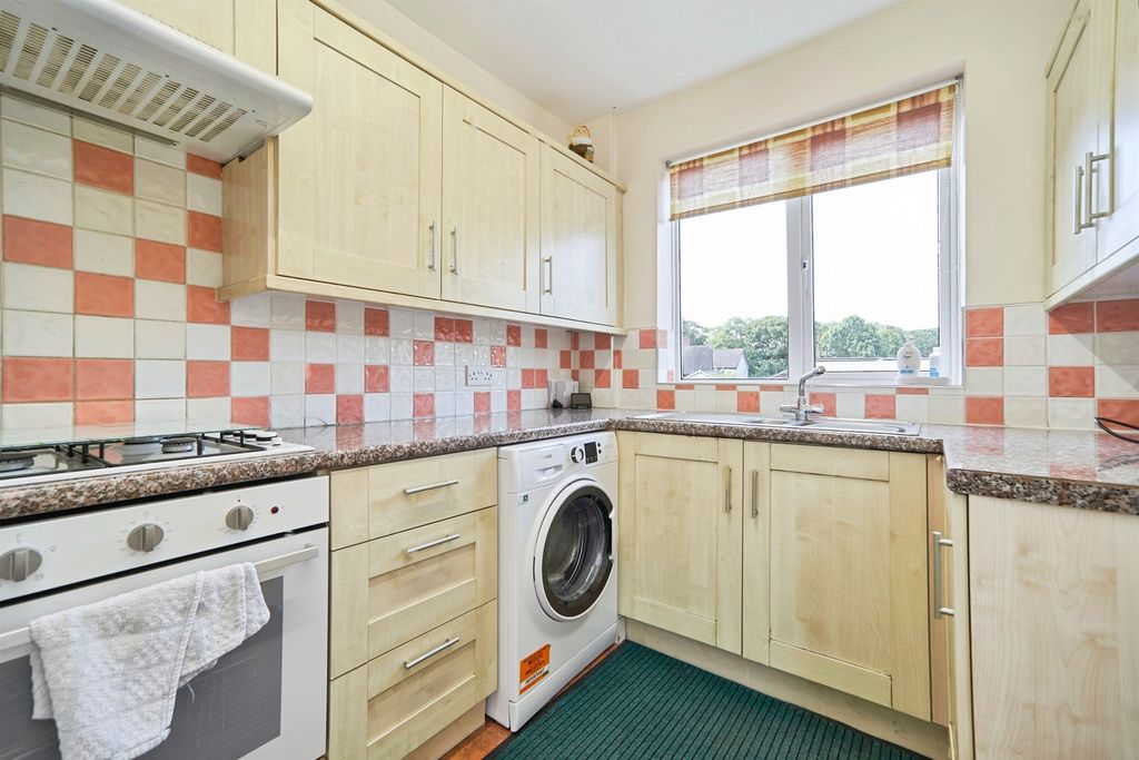 Property photo 3 of 14
