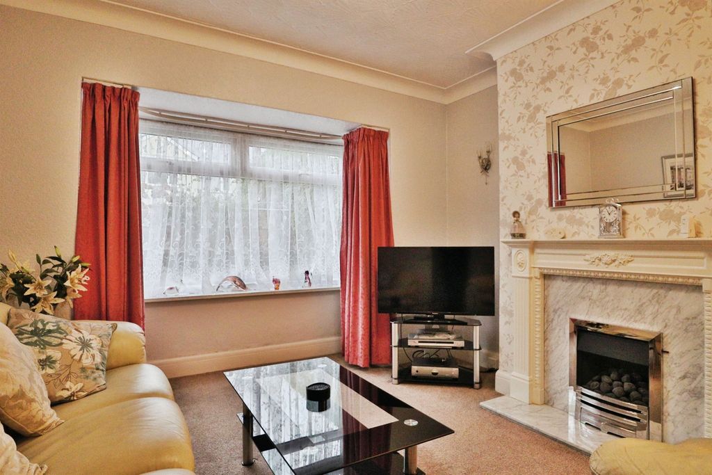 Property photo 3 of 18