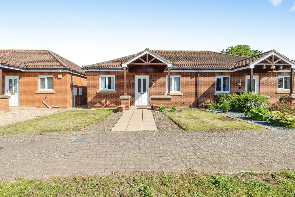 Property photo 1 of 11