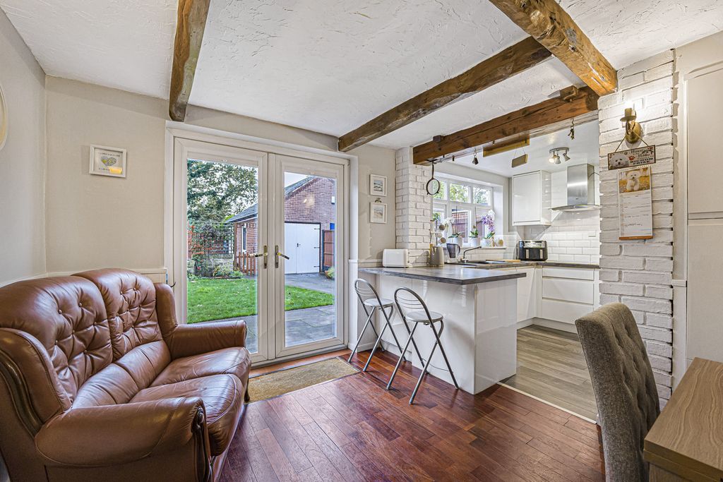 Property photo 2 of 28