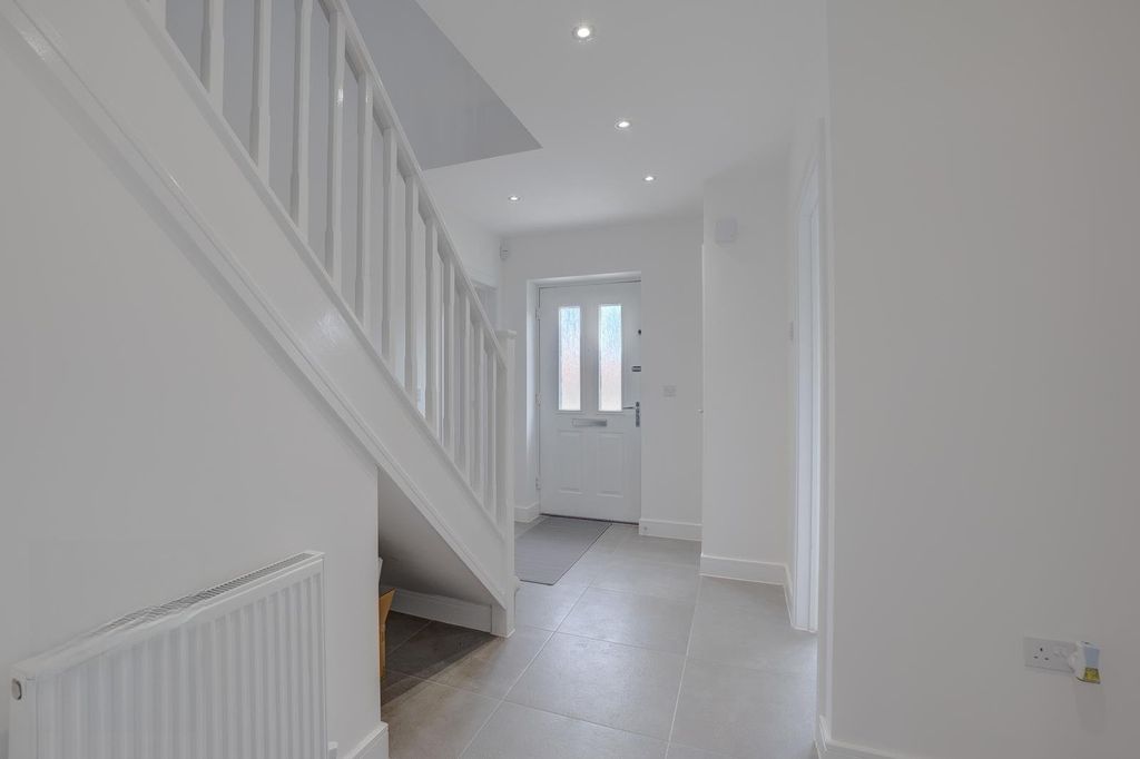 Property photo 2 of 19 Picture No. 31