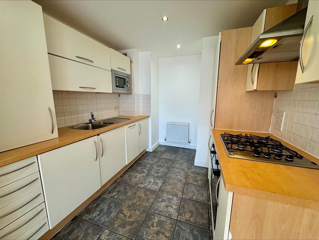 Property photo 2 of 5 Kitchen