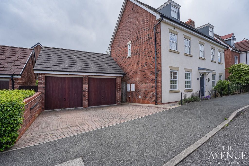 Property photo 1 of 50 5220573