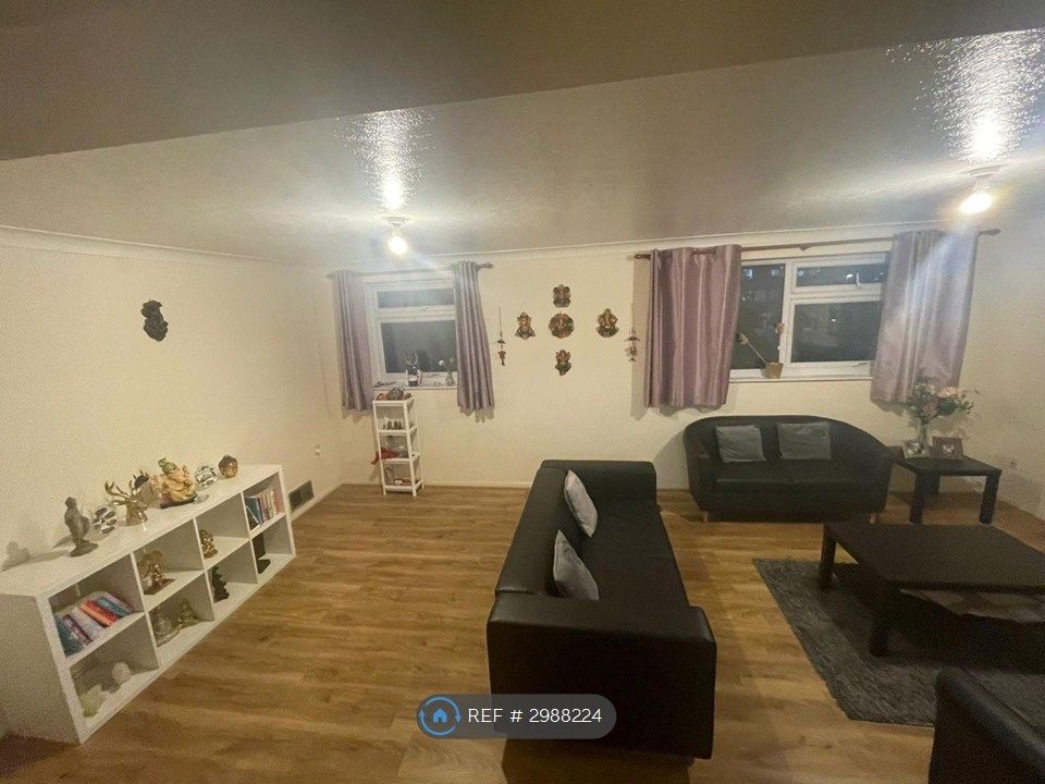 Property photo 2 of 9 Living Room