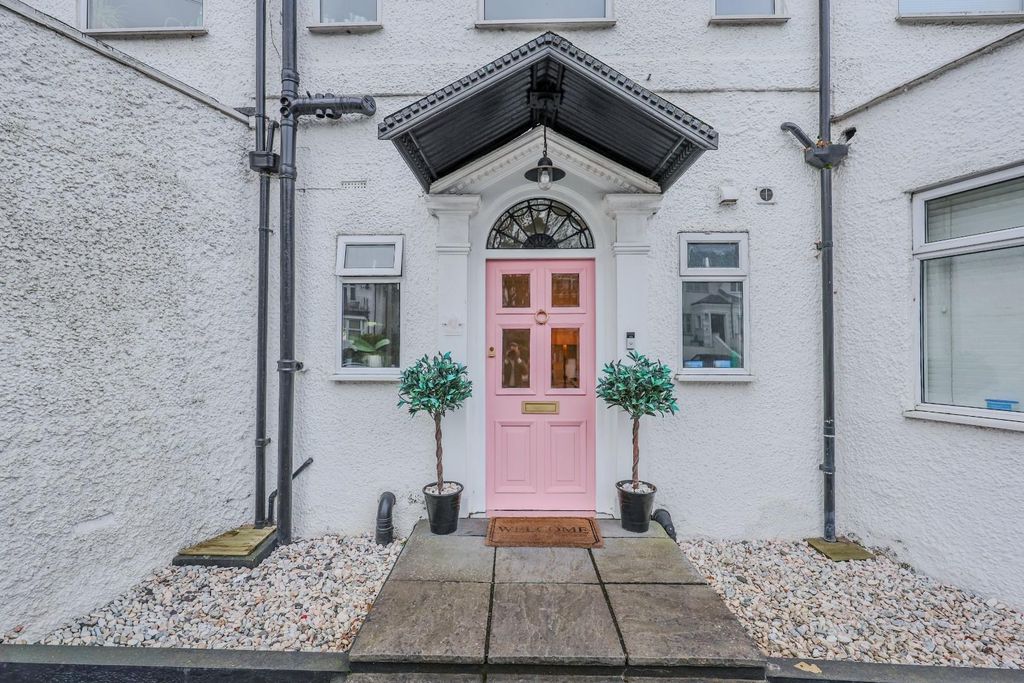 Property photo 1 of 26