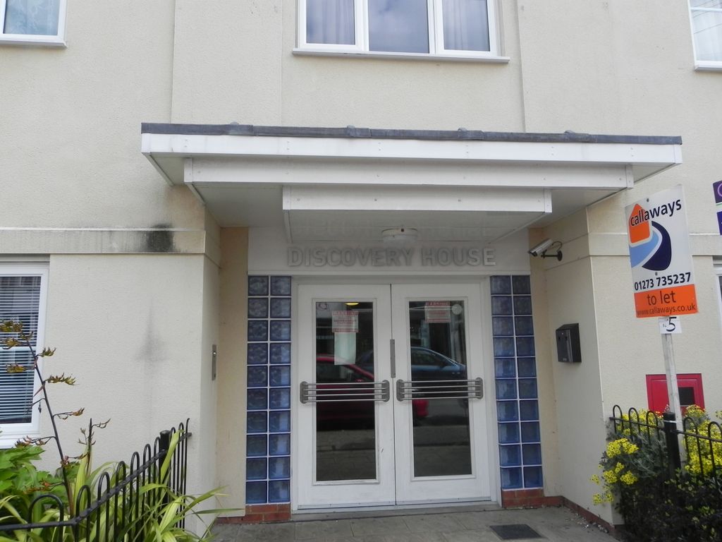 Property photo 1 of 8 Entrance