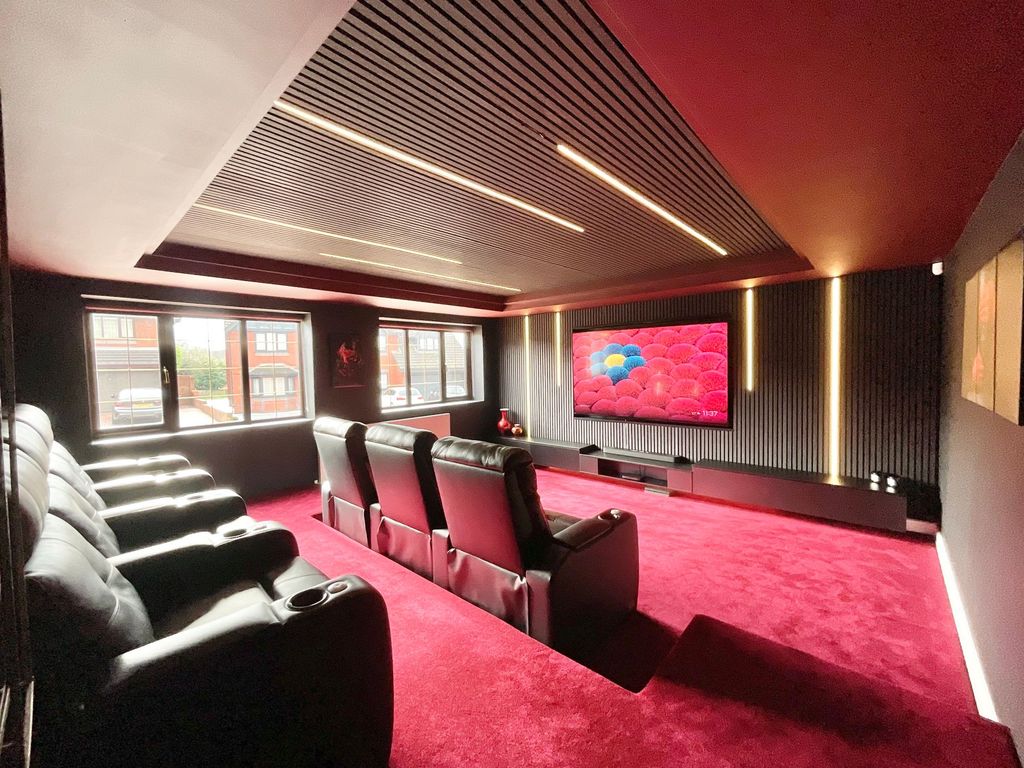 Property photo 2 of 31