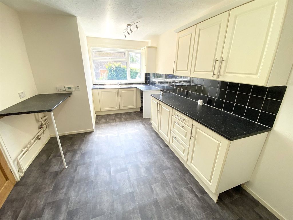 Property photo 2 of 14 Picture No. 12