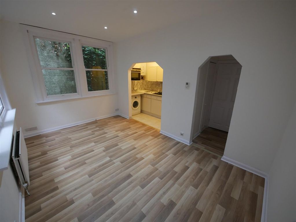 Property photo 3 of 14 P1120172.Jpg
