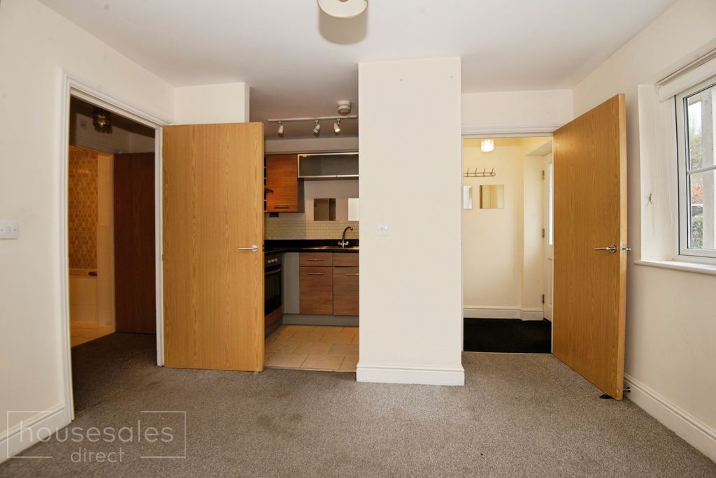 Property photo 3 of 9