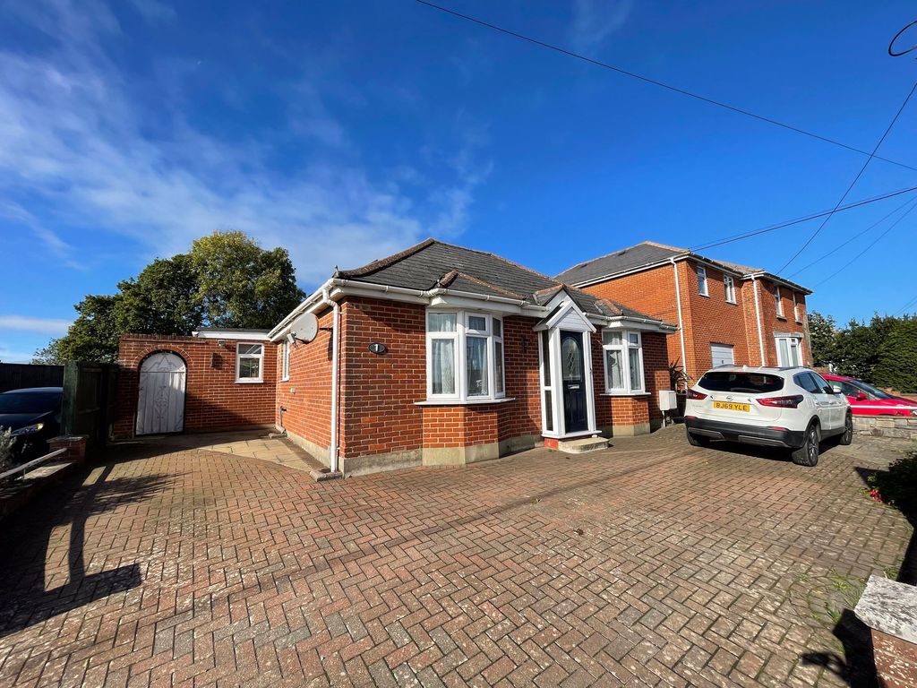 Property photo 1 of 18 Frontage