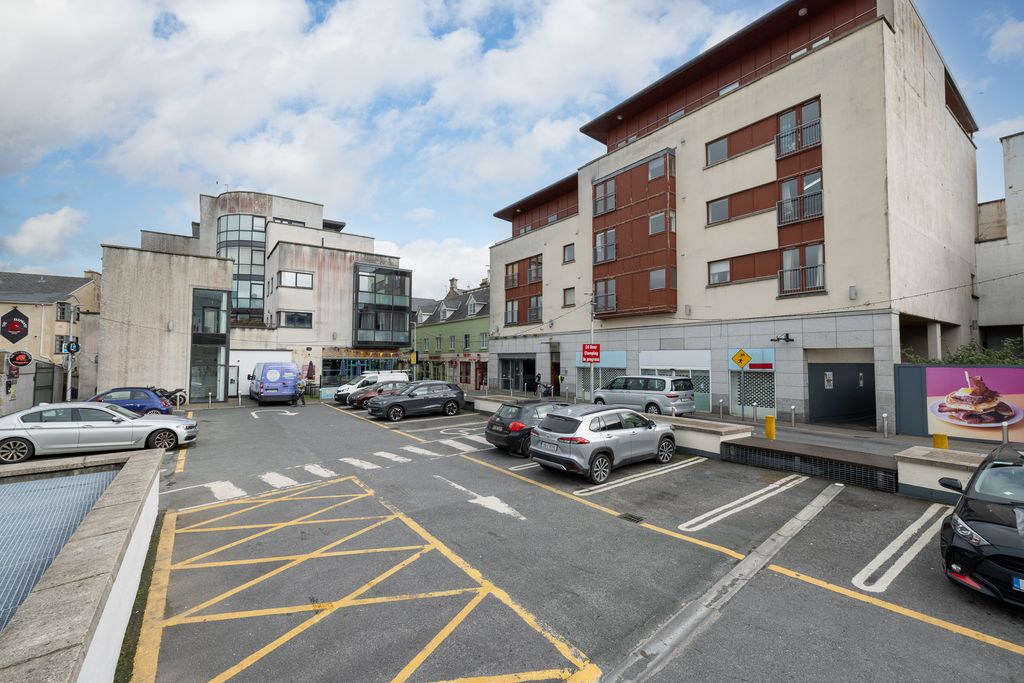 Property photo 2 of 22