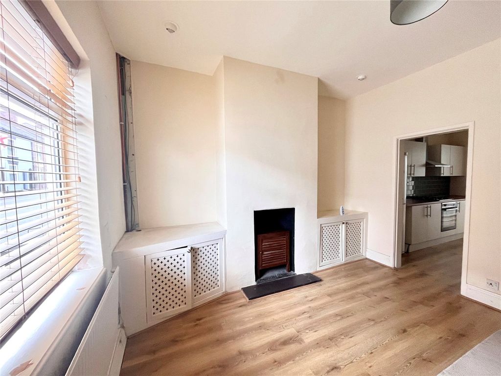 Property photo 2 of 12 Picture No. 16
