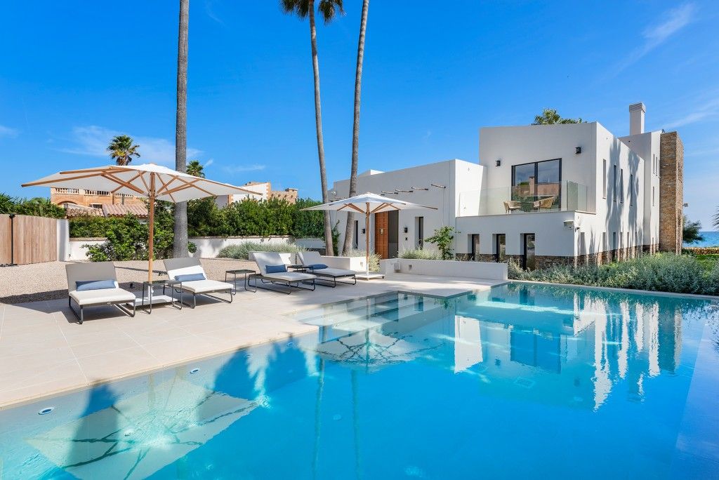 Property photo 3 of 20 Exterior And Pool