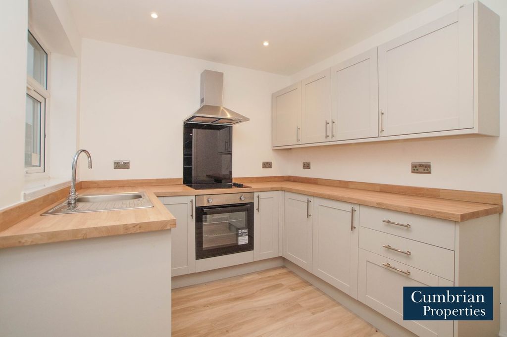 Property photo 2 of 17 Kitchen