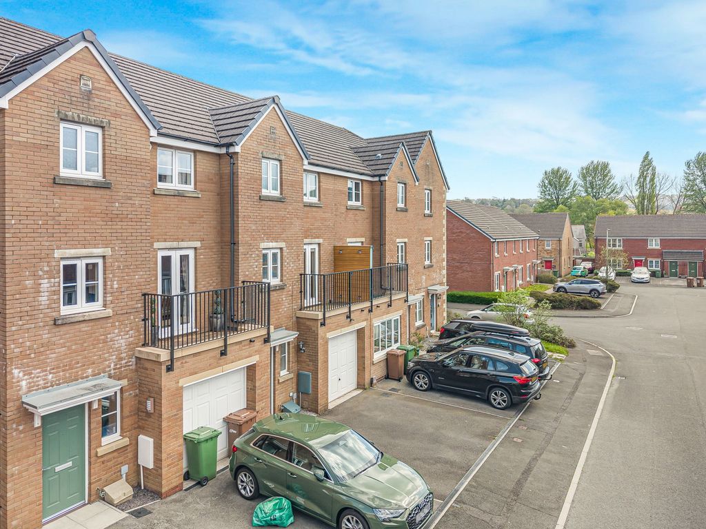 Property photo 2 of 47