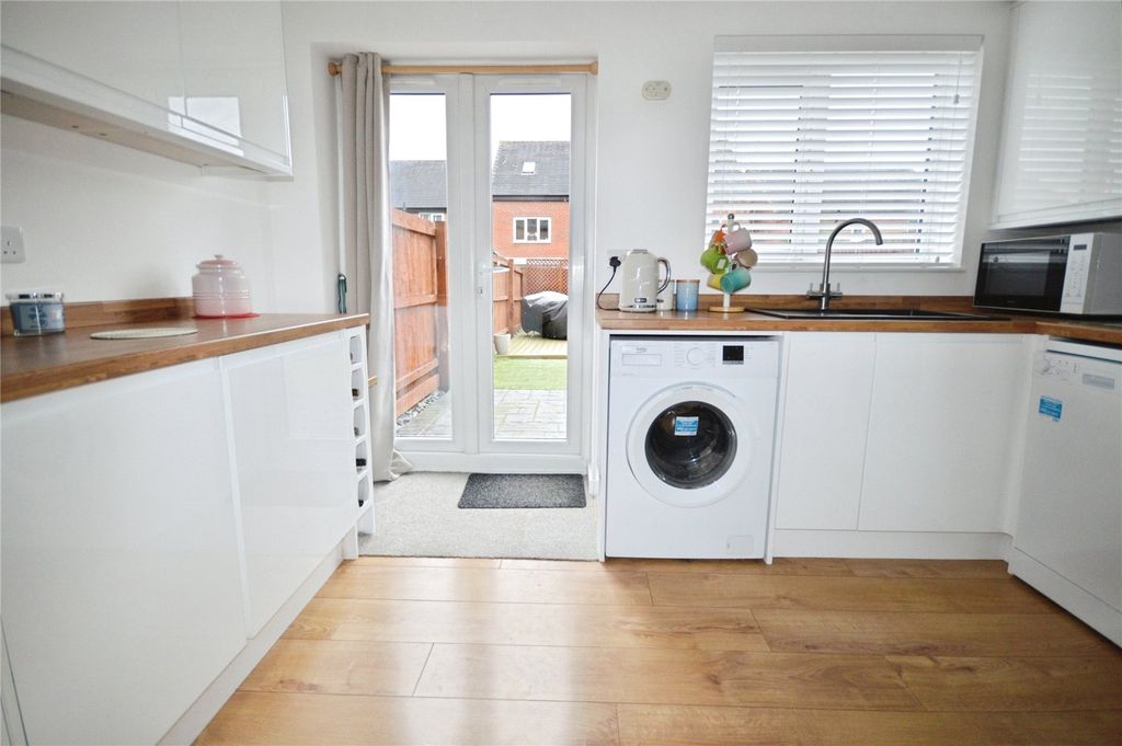 Property photo 2 of 18 Kitchen