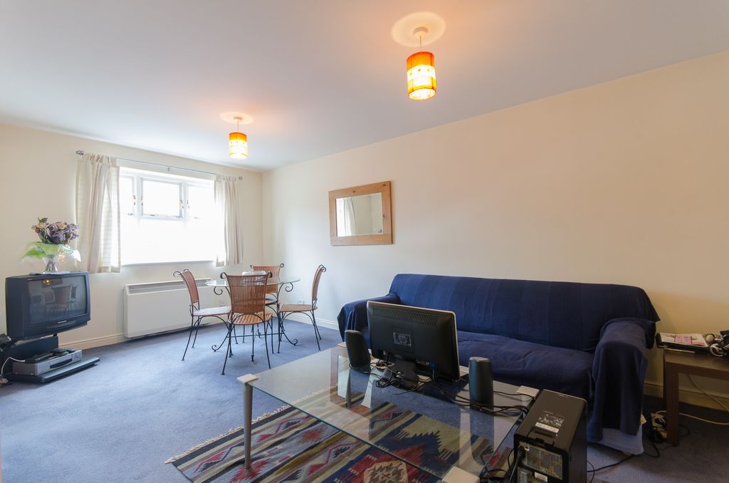 Property photo 3 of 11