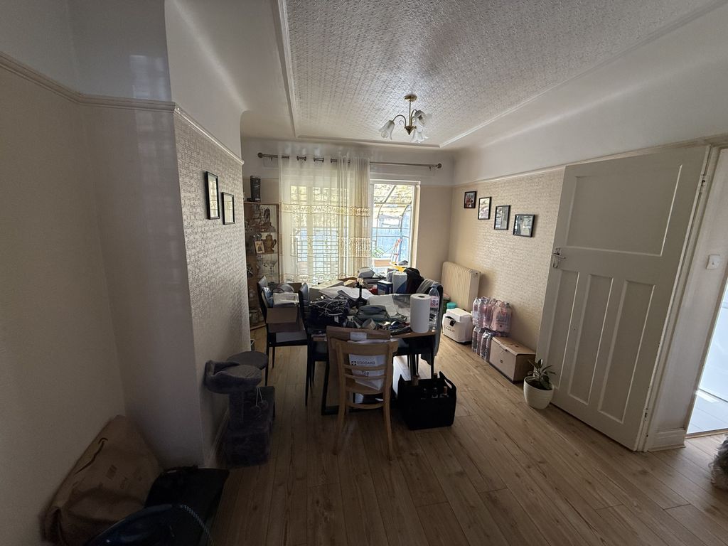 Property photo 3 of 9 Gallery