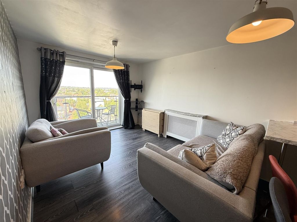 Property photo 2 of 12
