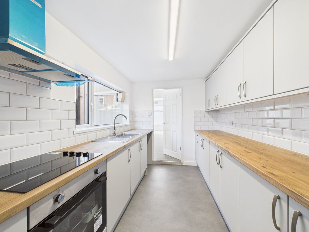 Property photo 3 of 17 3742167