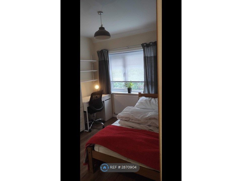 Property photo 3 of 16 Bedroom 4